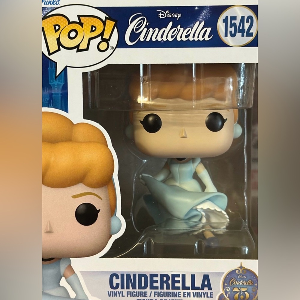 NIB Cinderella 75th Anniversary Funko Pop Disney Princess #1542 with Protector
